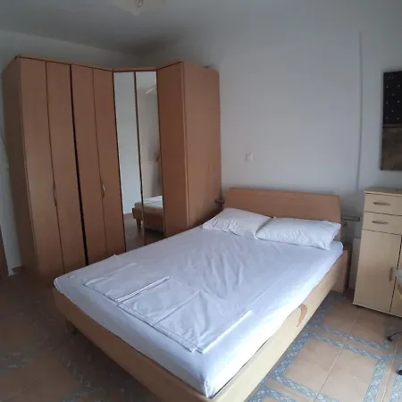 Private Flat Very Good Location *